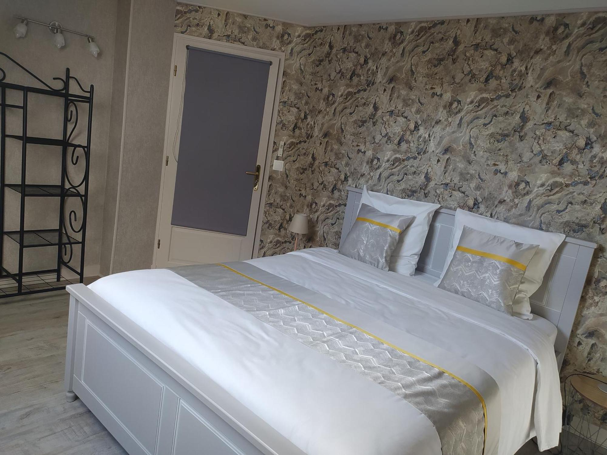 Des Roux Et Des Pious Suite De 35 A 60 M2 Et 3 Chambres Pour Groupe De 2 A 6 Personnes Civray-de-Touraine Exteriér fotografie