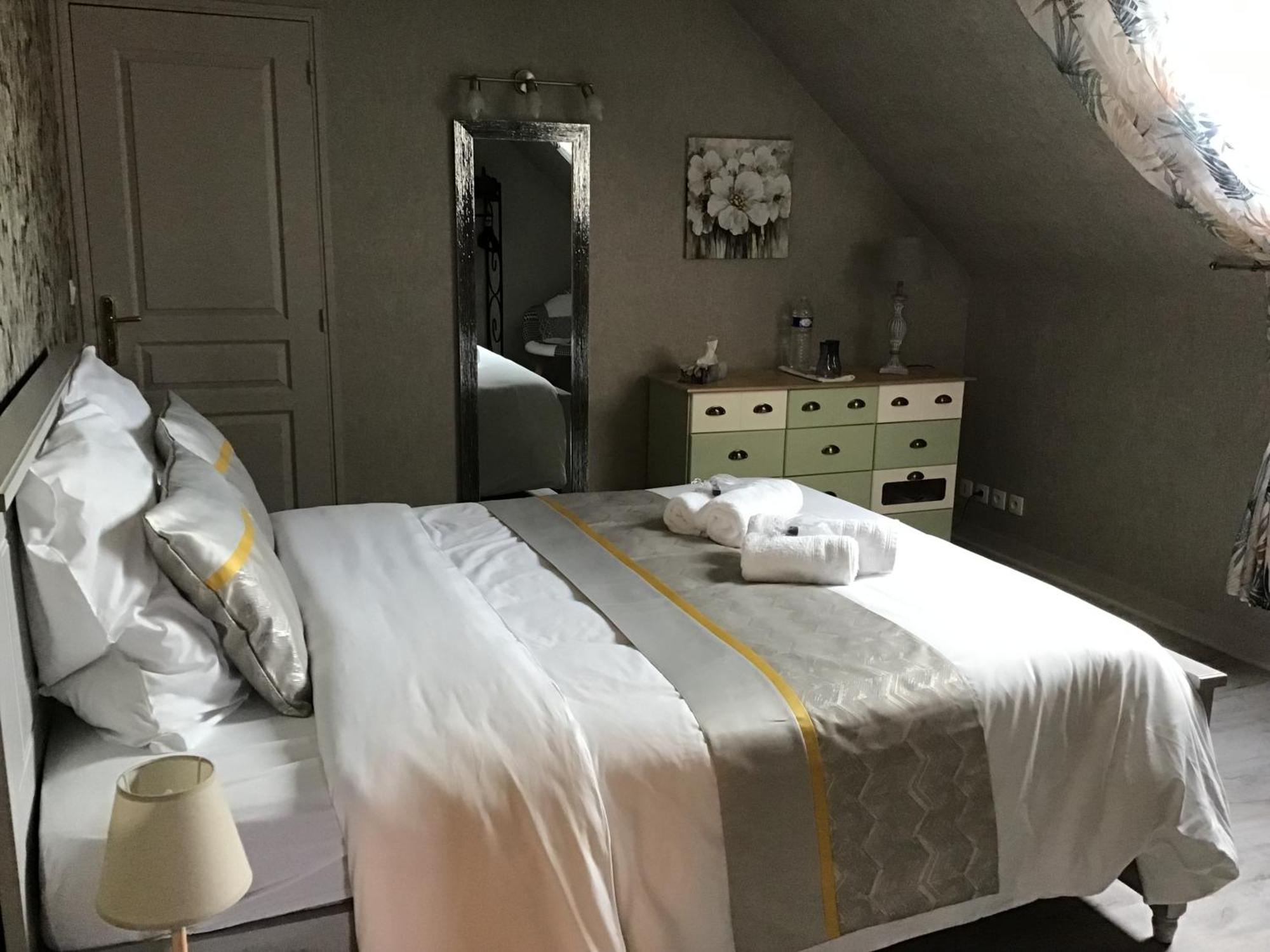 Des Roux Et Des Pious Suite De 35 A 60 M2 Et 3 Chambres Pour Groupe De 2 A 6 Personnes Civray-de-Touraine Exteriér fotografie