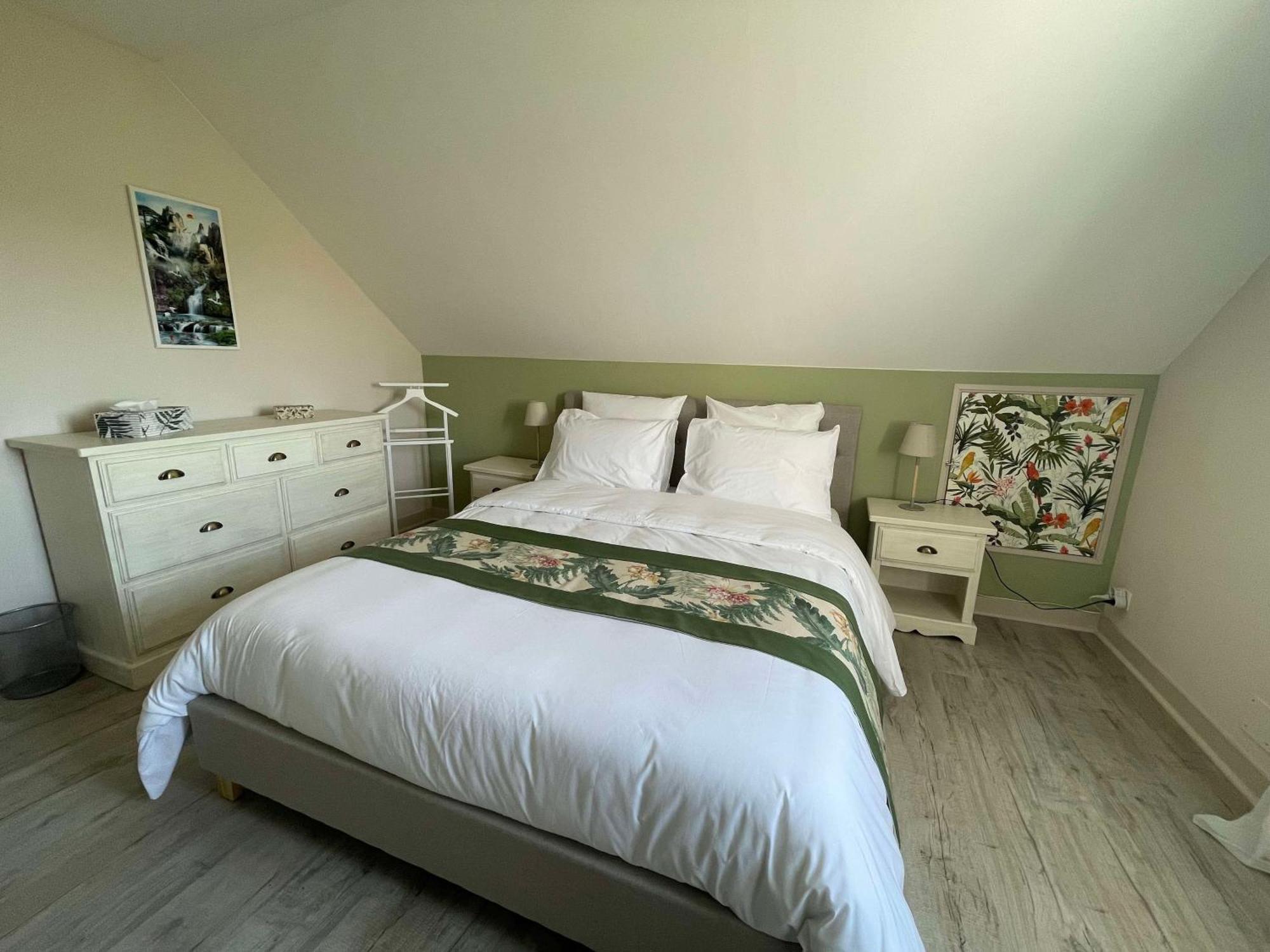 Des Roux Et Des Pious Suite De 35 A 60 M2 Et 3 Chambres Pour Groupe De 2 A 6 Personnes Civray-de-Touraine Exteriér fotografie