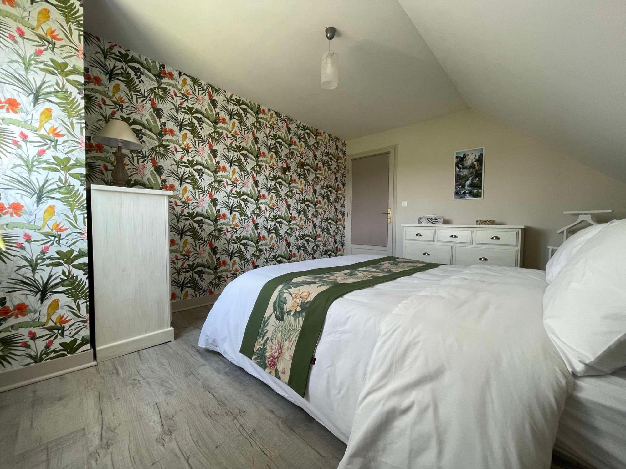 Des Roux Et Des Pious Suite De 35 A 60 M2 Et 3 Chambres Pour Groupe De 2 A 6 Personnes Civray-de-Touraine Exteriér fotografie