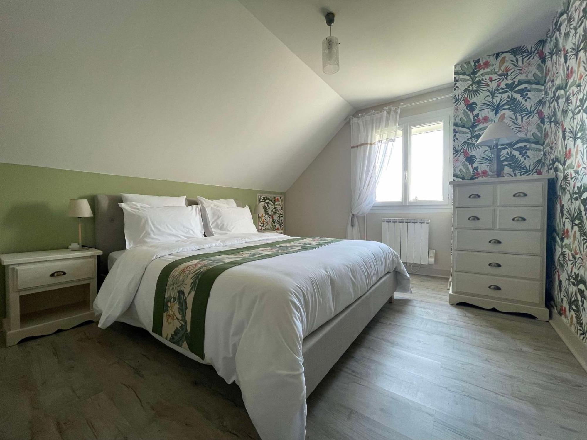 Des Roux Et Des Pious Suite De 35 A 60 M2 Et 3 Chambres Pour Groupe De 2 A 6 Personnes Civray-de-Touraine Exteriér fotografie